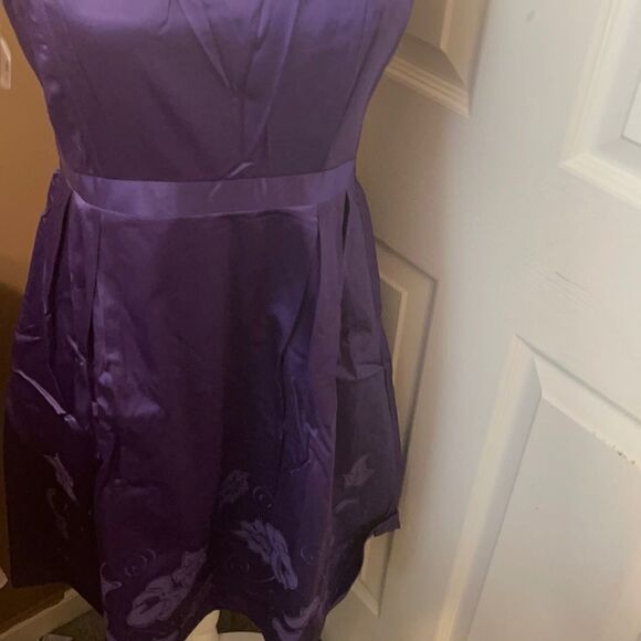 Lucy Paris Satin  Flower Dress Purple Size Large NWT - Picture 2 of 10